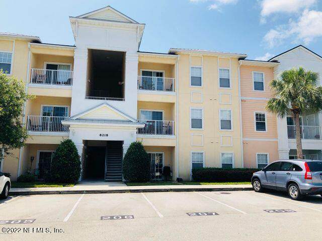 8218 Green Parrot Rd - Photo 1