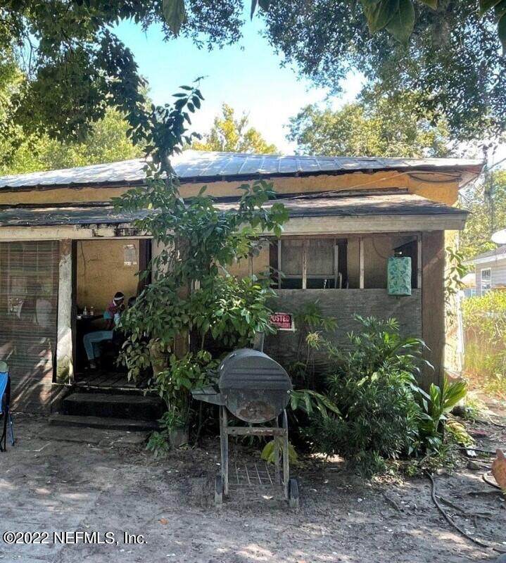 978 Brown St - Photo 1