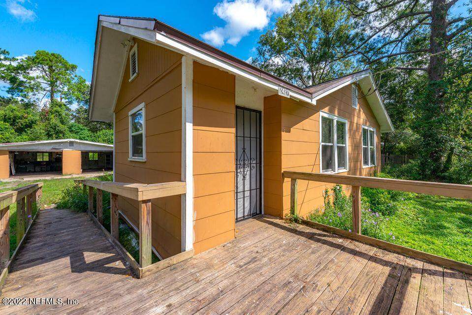 2427 Aubrey Ave - Photo 1