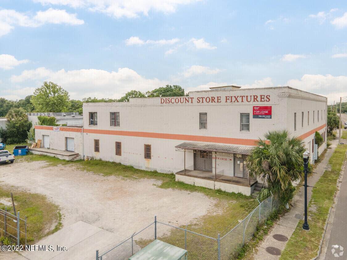 1819 Ionia St - Photo 1