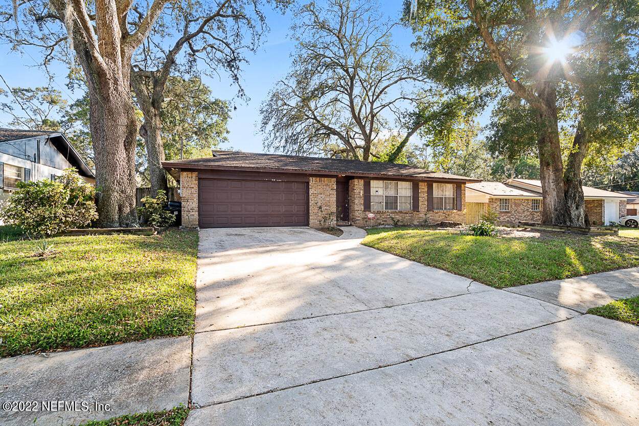 7464 Deepwood Dr - Photo 1