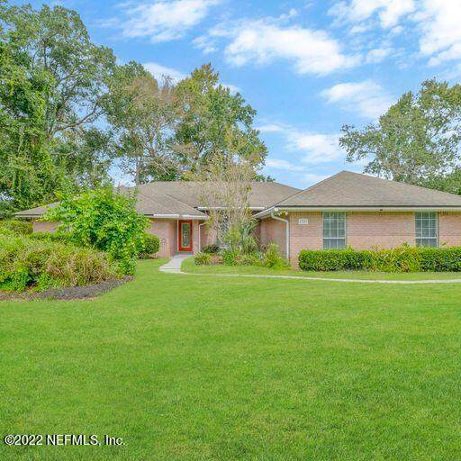 2241 Staggerbush Dr - Photo 1
