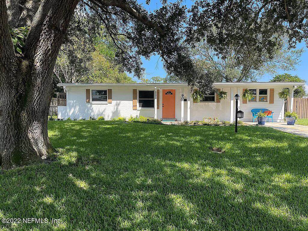 90 Saratoga Cir - Photo 1