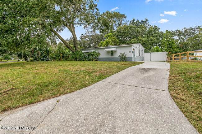 3679 Cedar Dr - Photo 1