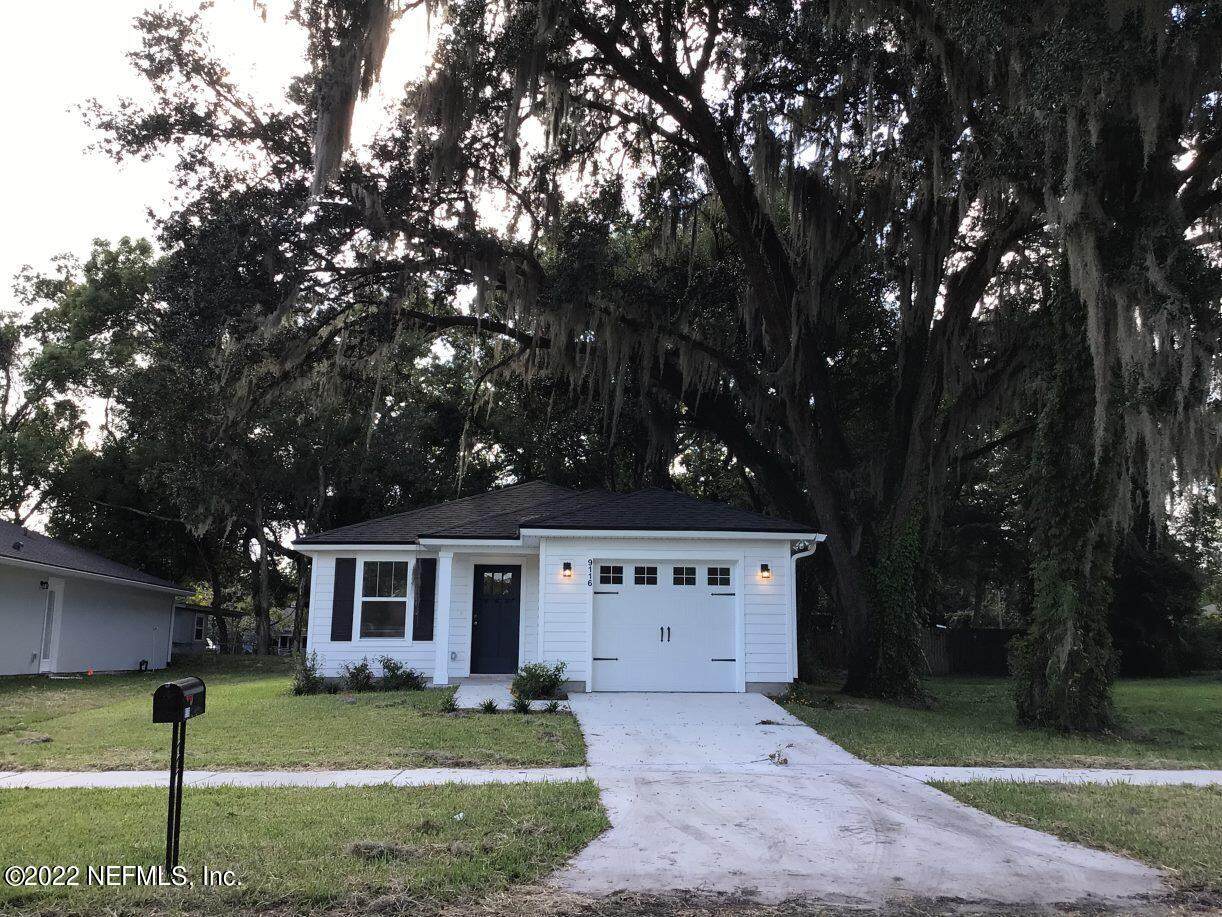 9116 Monroe Ave - Photo 1