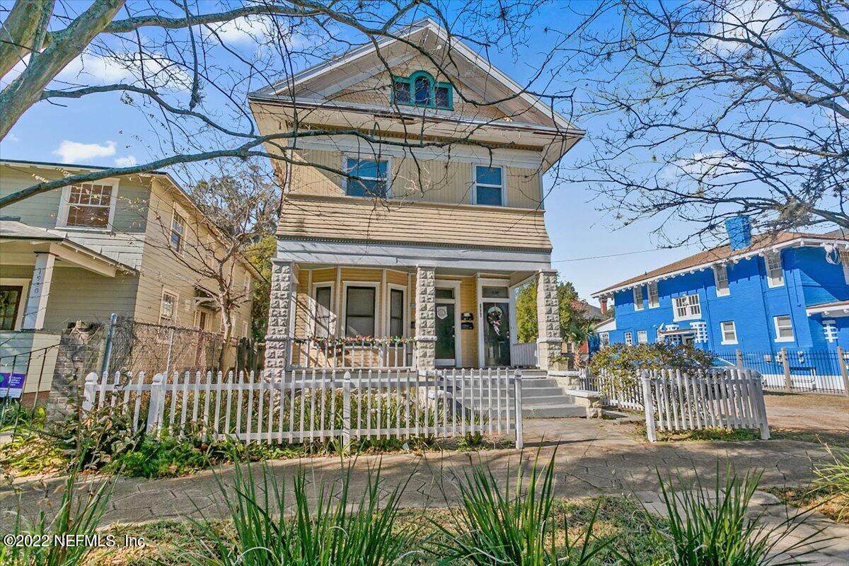 1934 Laura St - Photo 1