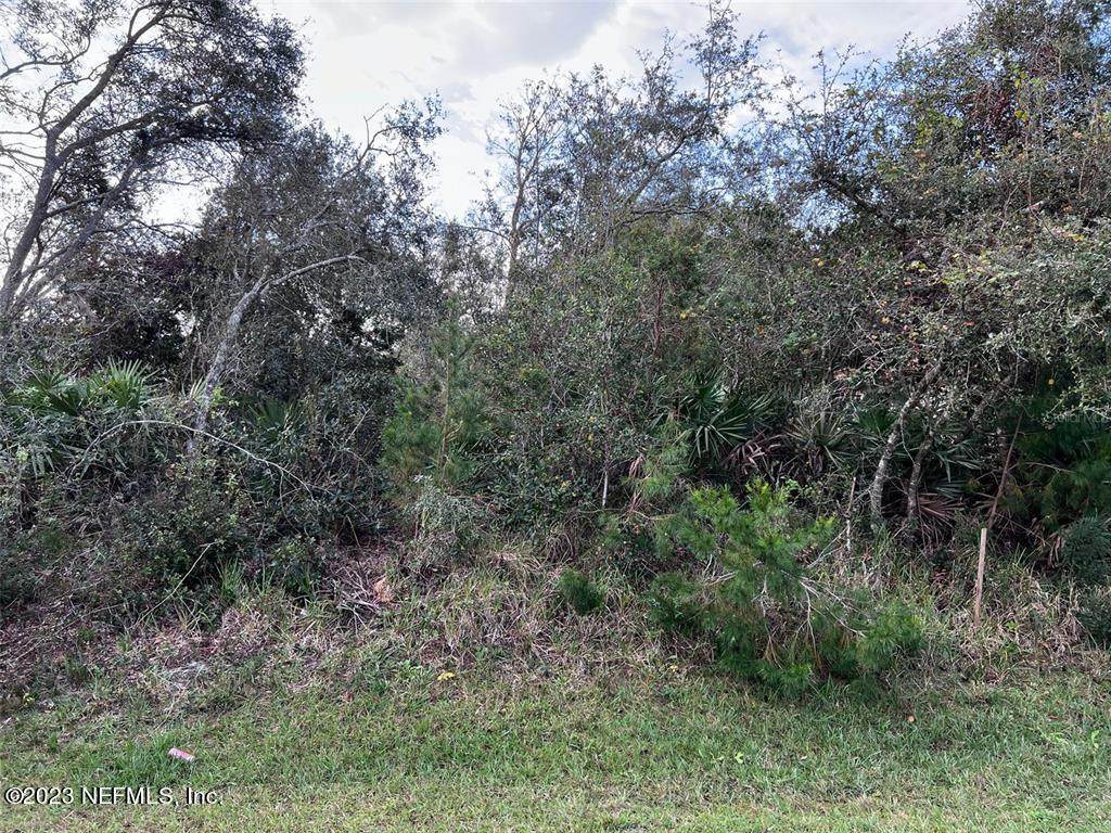 940 4TH St - Photo 1