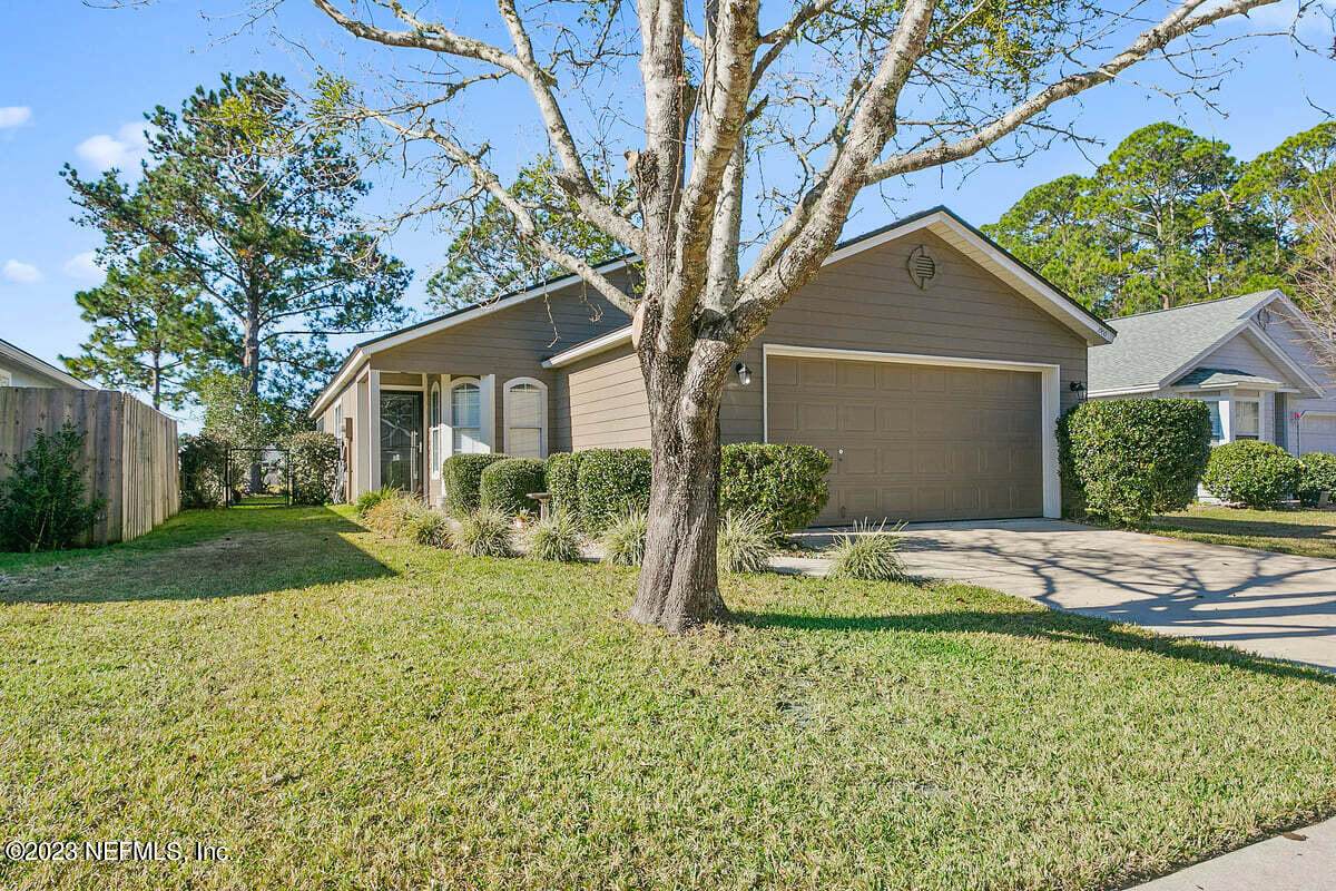 1900 Hunters Trace Cir - Photo 1
