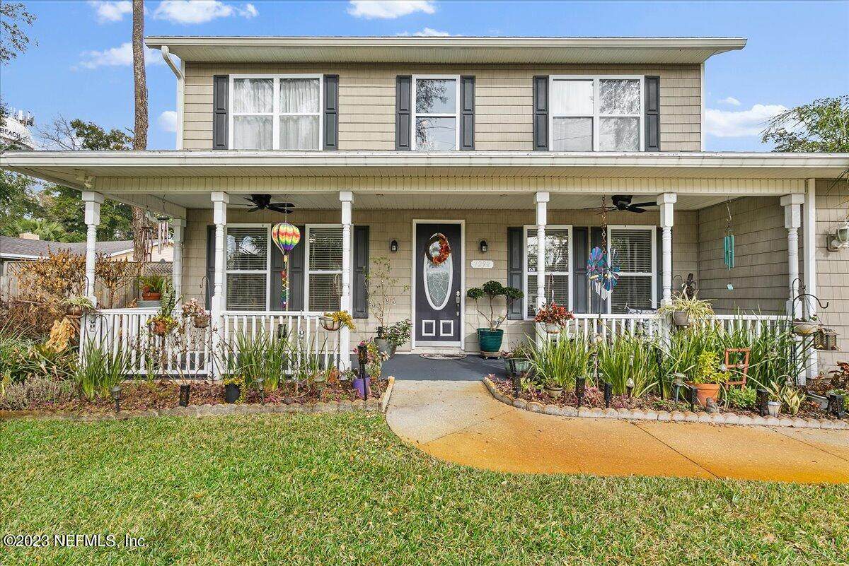 1292 Forest Ave - Photo 1