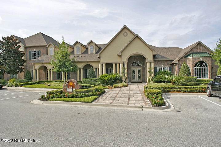 7800 Point Meadows Dr - Photo 1
