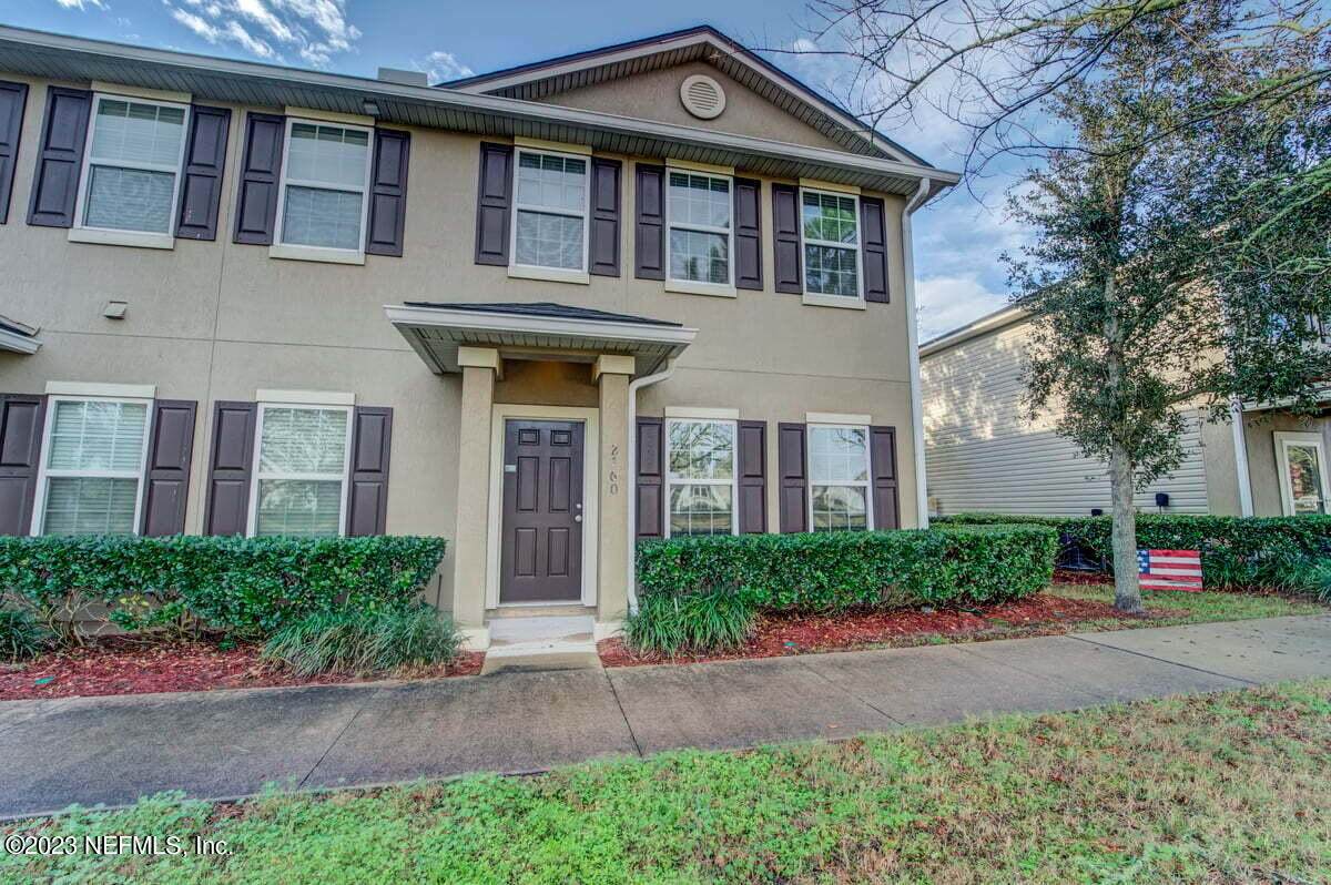 2760 Hollybrook Ln - Photo 1