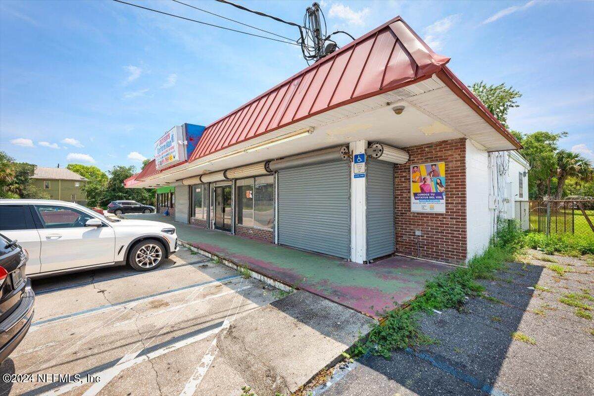 20 9TH Street - Photo 1