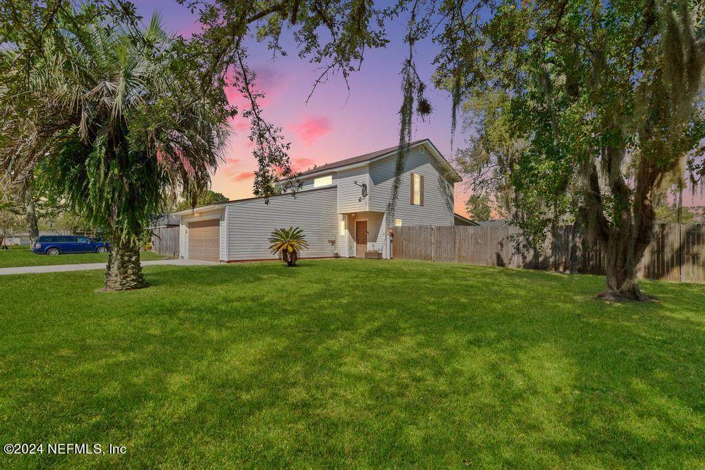 2156 Acorn Manor - Photo 1