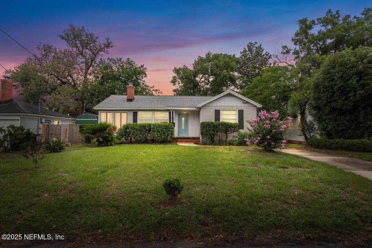 1680 Pershing Road - Photo 1
