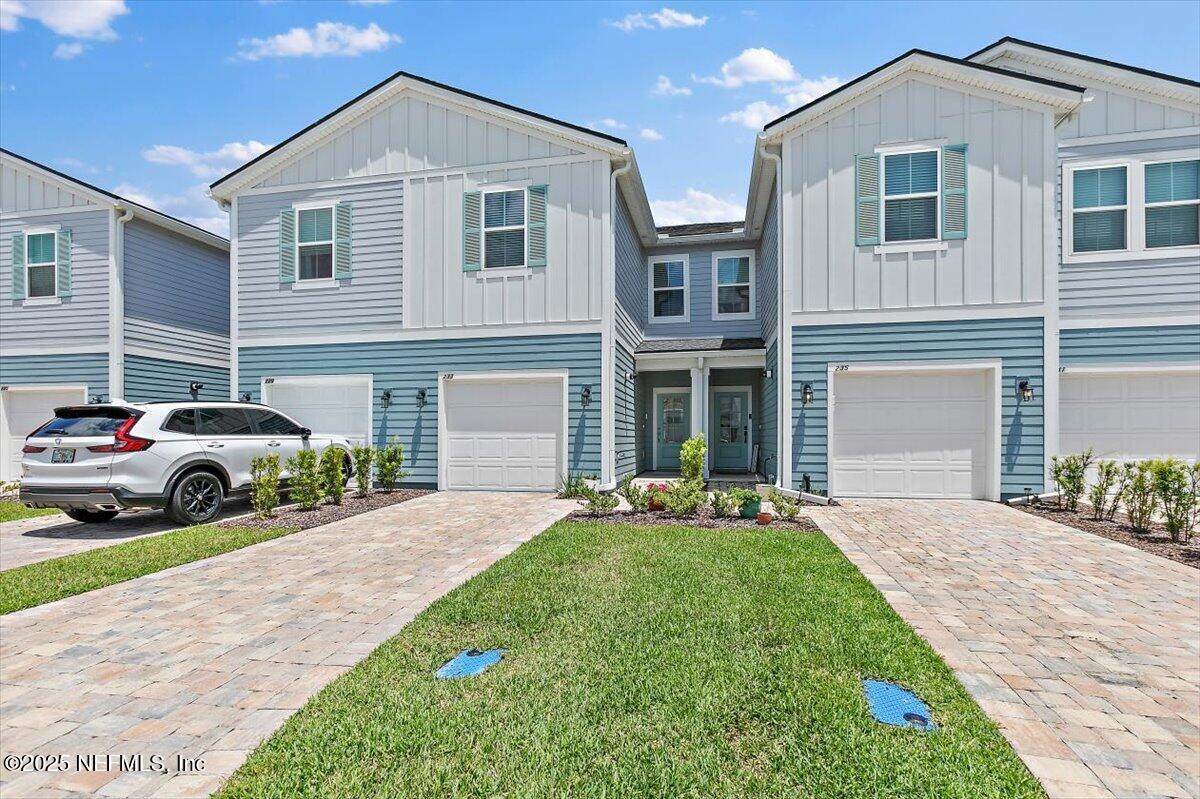 233 Brandon Lakes Drive - Photo 1