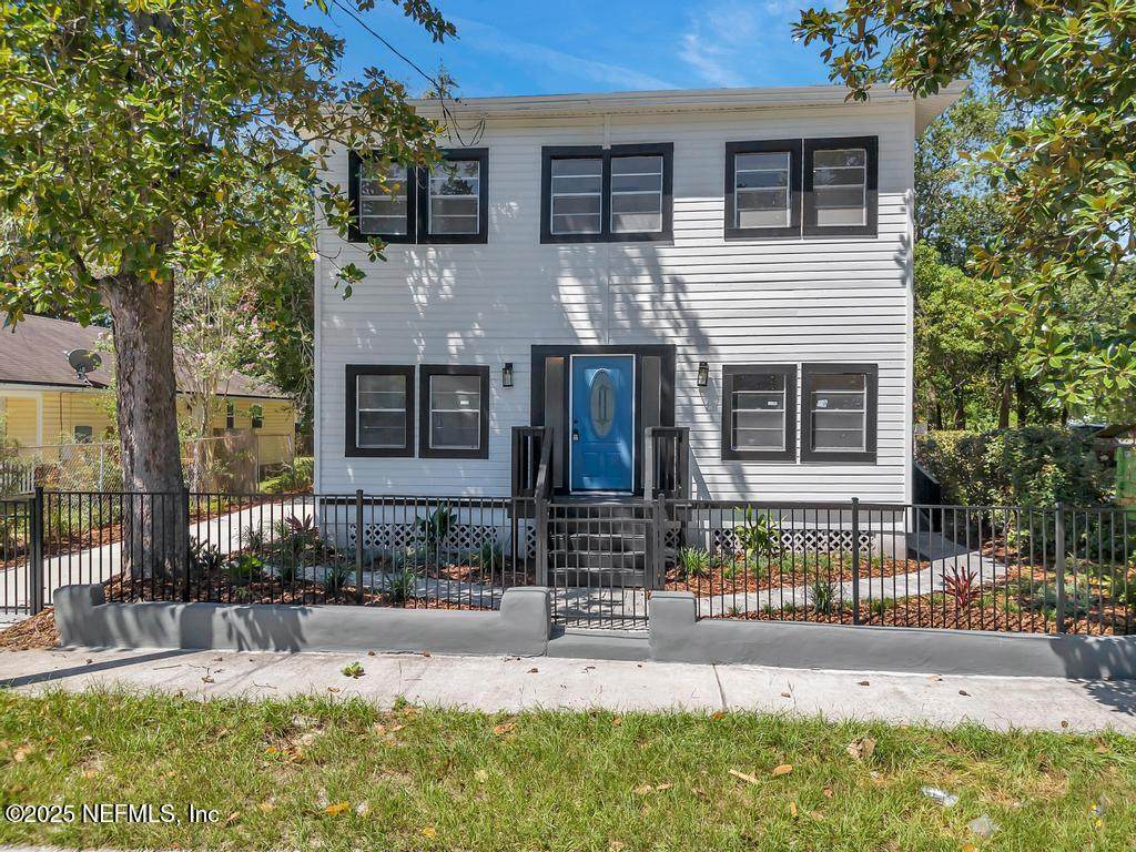 1364 Evergreen Avenue - Photo 1