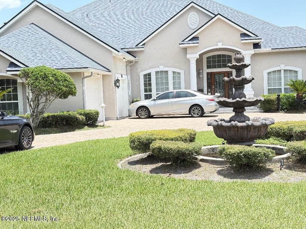 2560 Country Club Boulevard - Photo 1