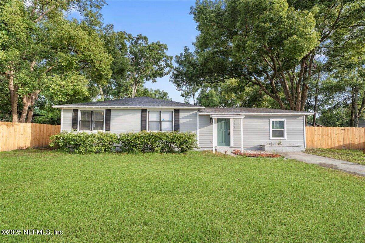 5124 Park Street - Photo 1