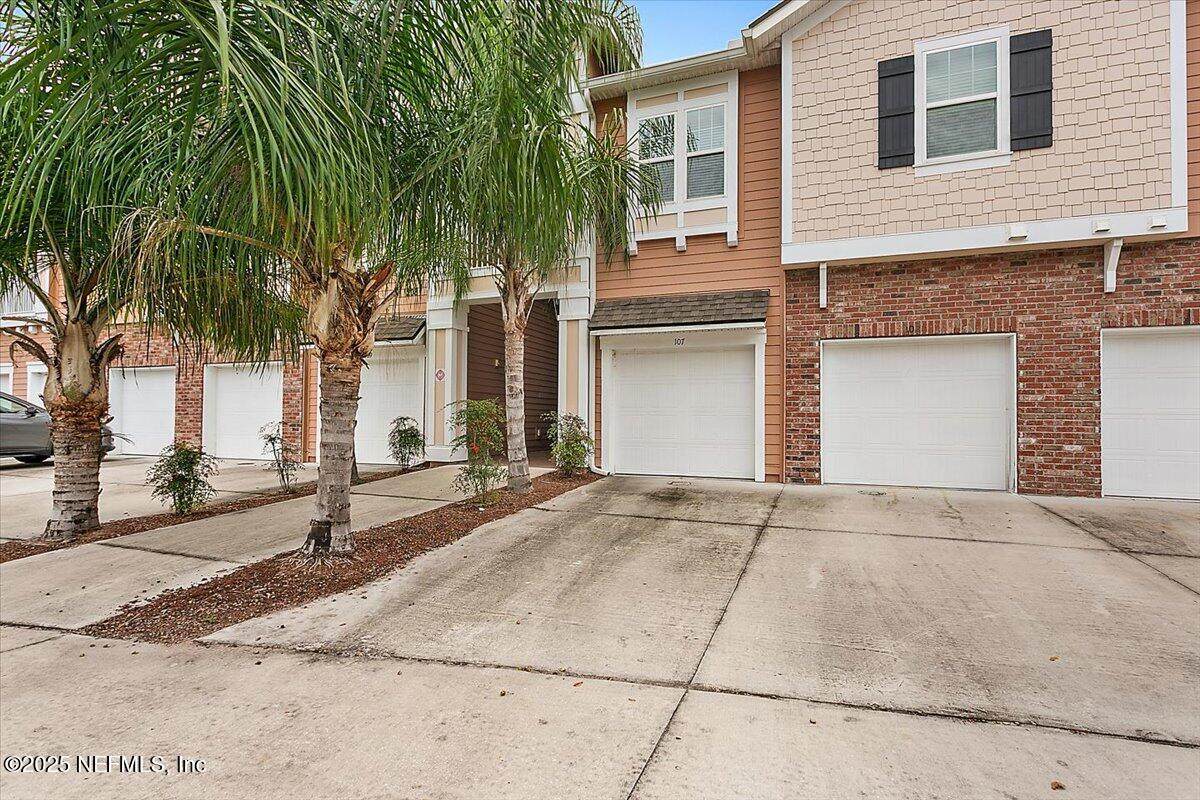 208 Larkin Place - Photo 1