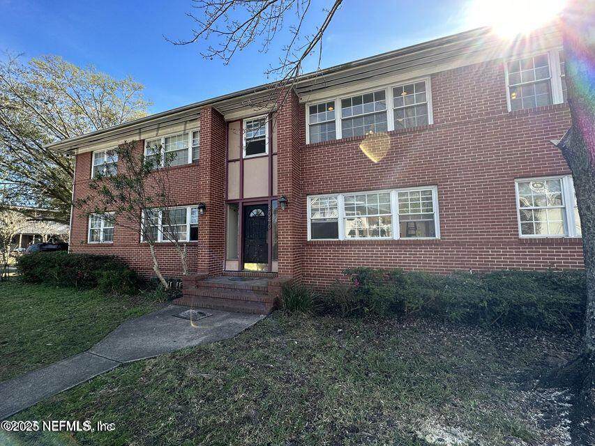 3040 Walton Street - Photo 1