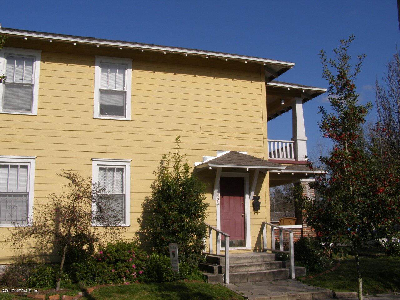 829 Goodwin Street - Photo 1