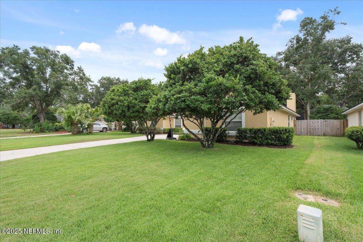 389 Maplewood Drive - Photo 1