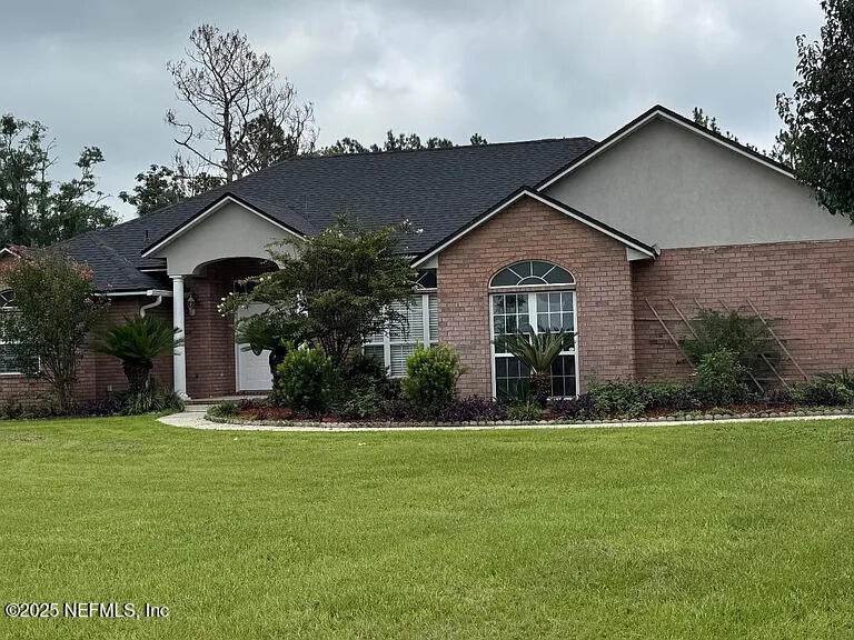 8818 131ST Road - Photo 1