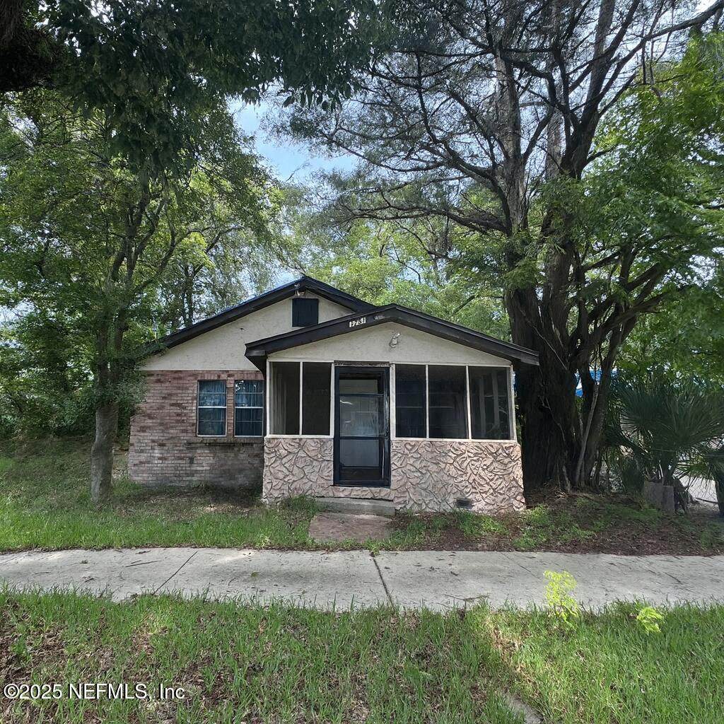 1751 20TH Street - Photo 1