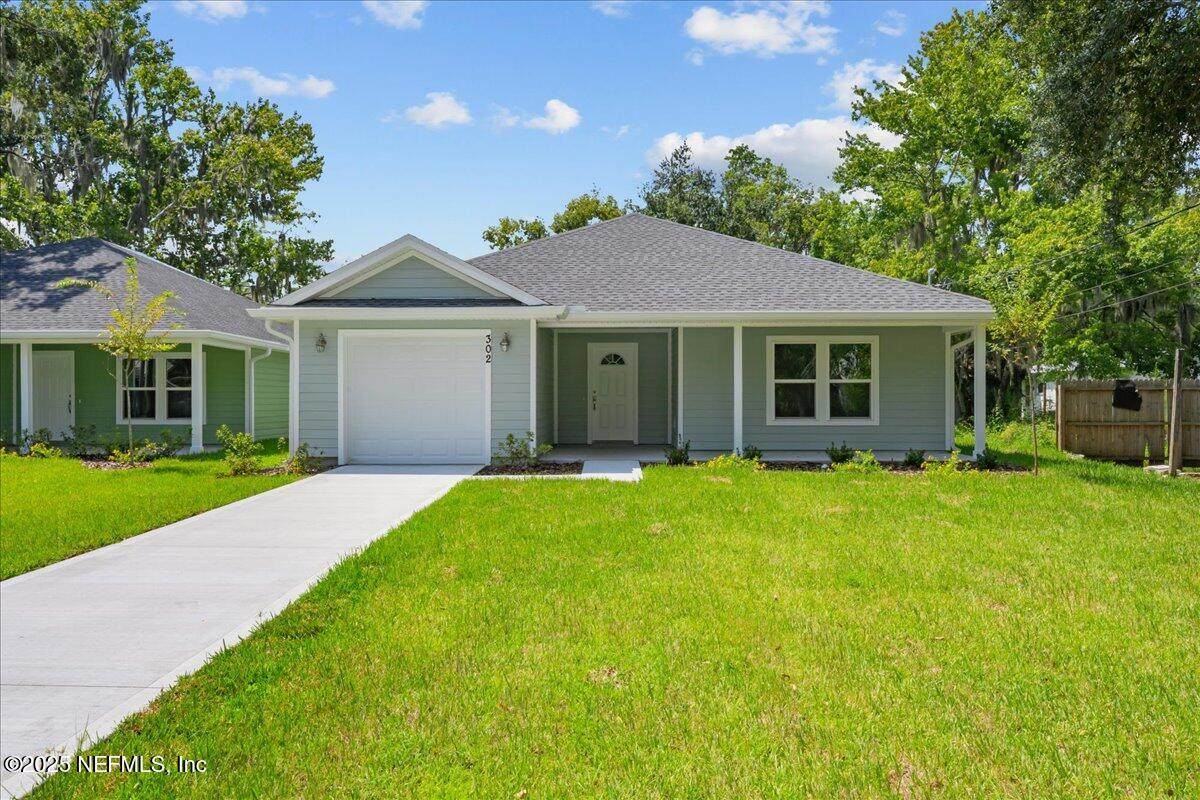 302 14TH Street - Photo 1