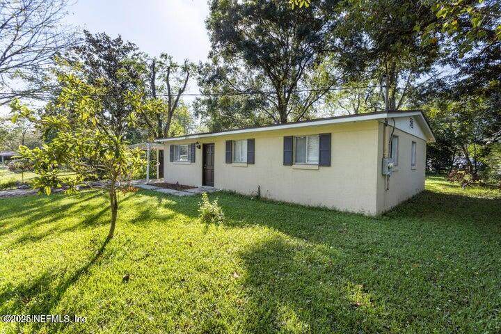 6812 Goldilocks Lane - Photo 1