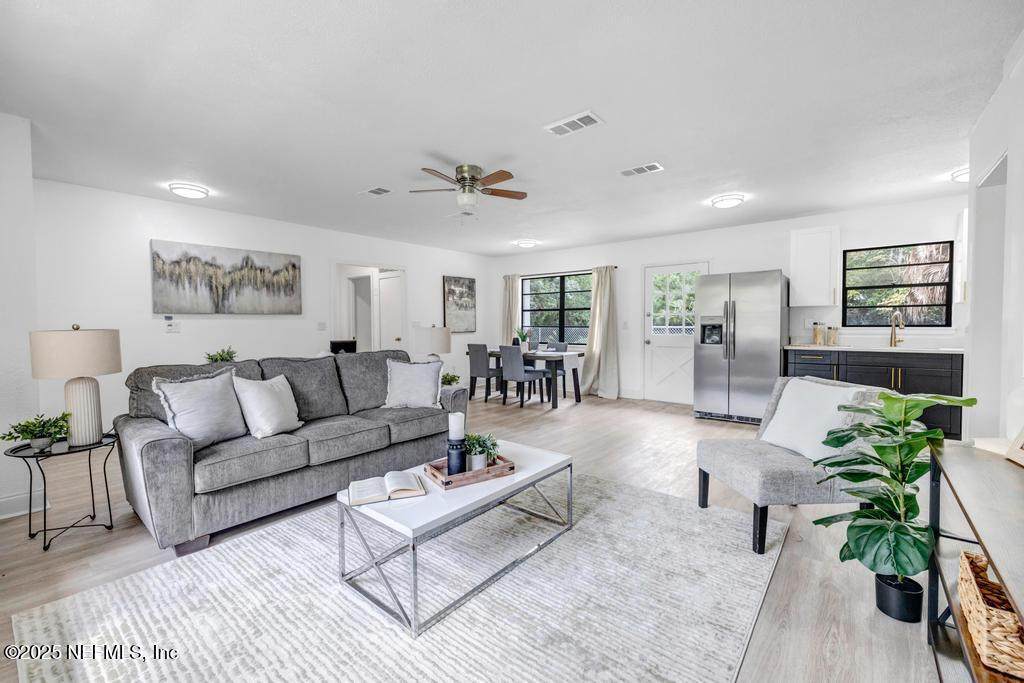 718 Melson Avenue - Photo 1