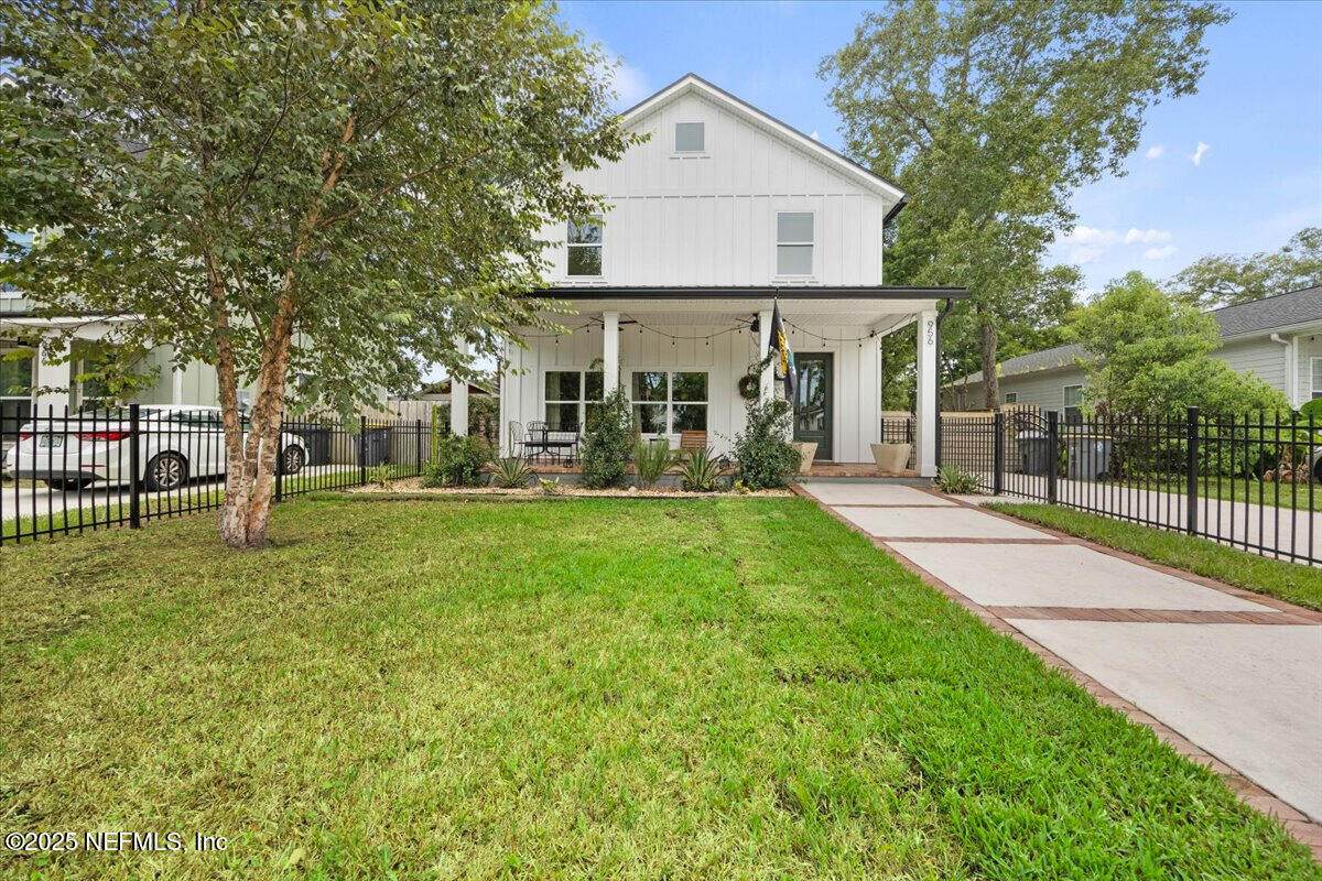 956 Ingleside Avenue - Photo 1