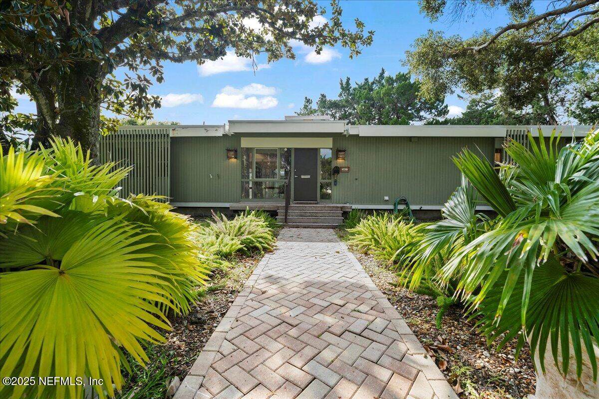 201 Arpieka Avenue - Photo 1