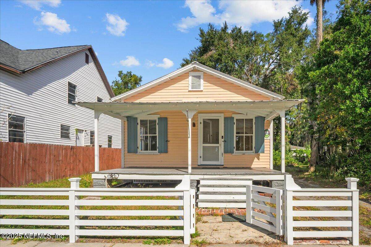 816 Oak Street - Photo 1