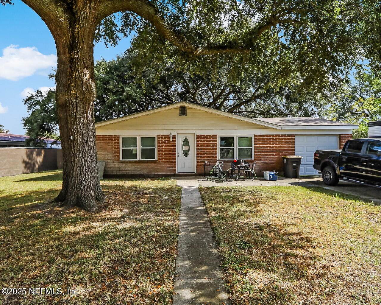 785 Gloria Drive - Photo 1