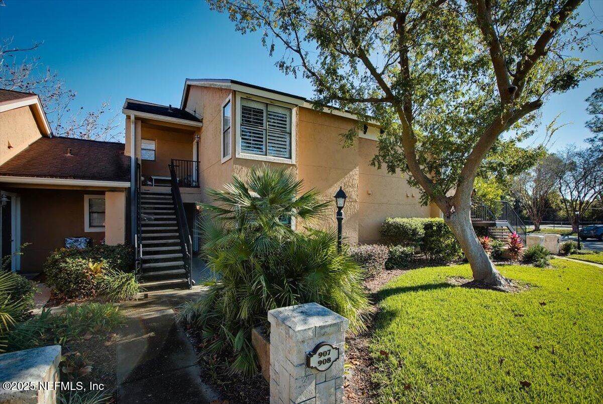 908 Shoreline Circle - Photo 1