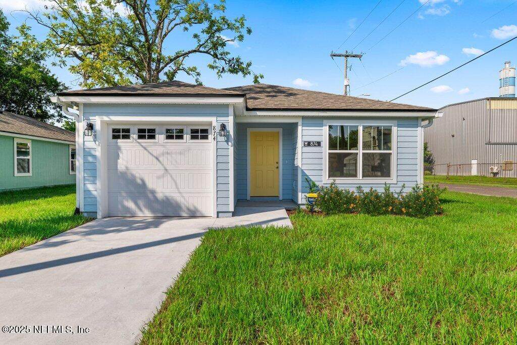 874 Robinson Avenue - Photo 1