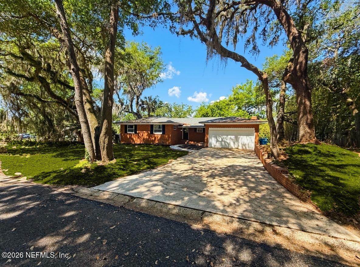 10135 Lakeview Road - Photo 1