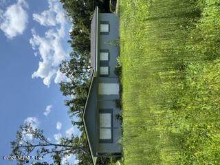 1990 Delray Avenue - Photo 1
