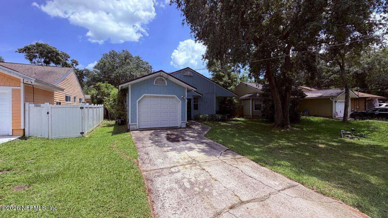 1455 Begonia Street - Photo 1