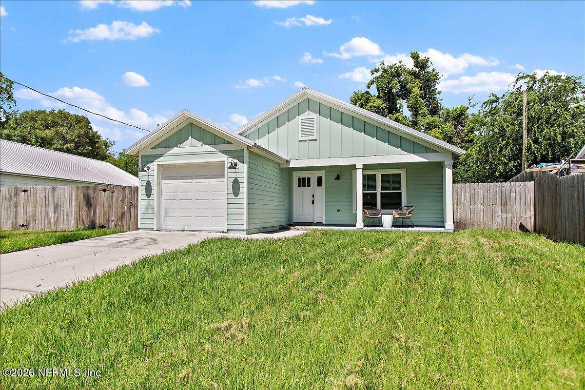 402 El Rey Avenue - Photo 1