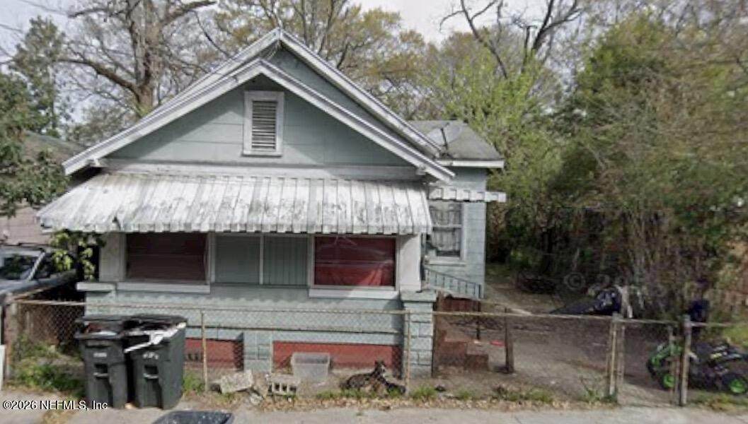 1525 5TH Street - Photo 1