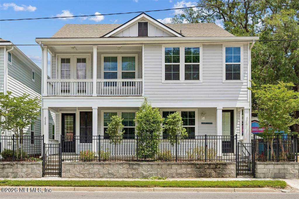 418 8TH Street - Photo 1