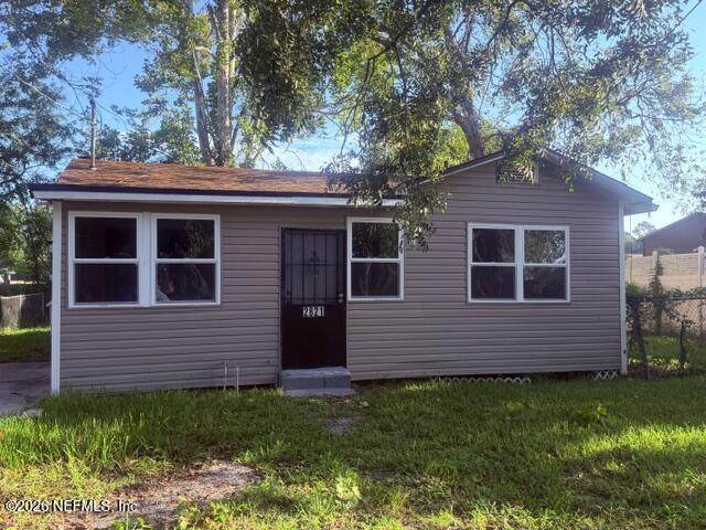2821 11TH Street - Photo 1