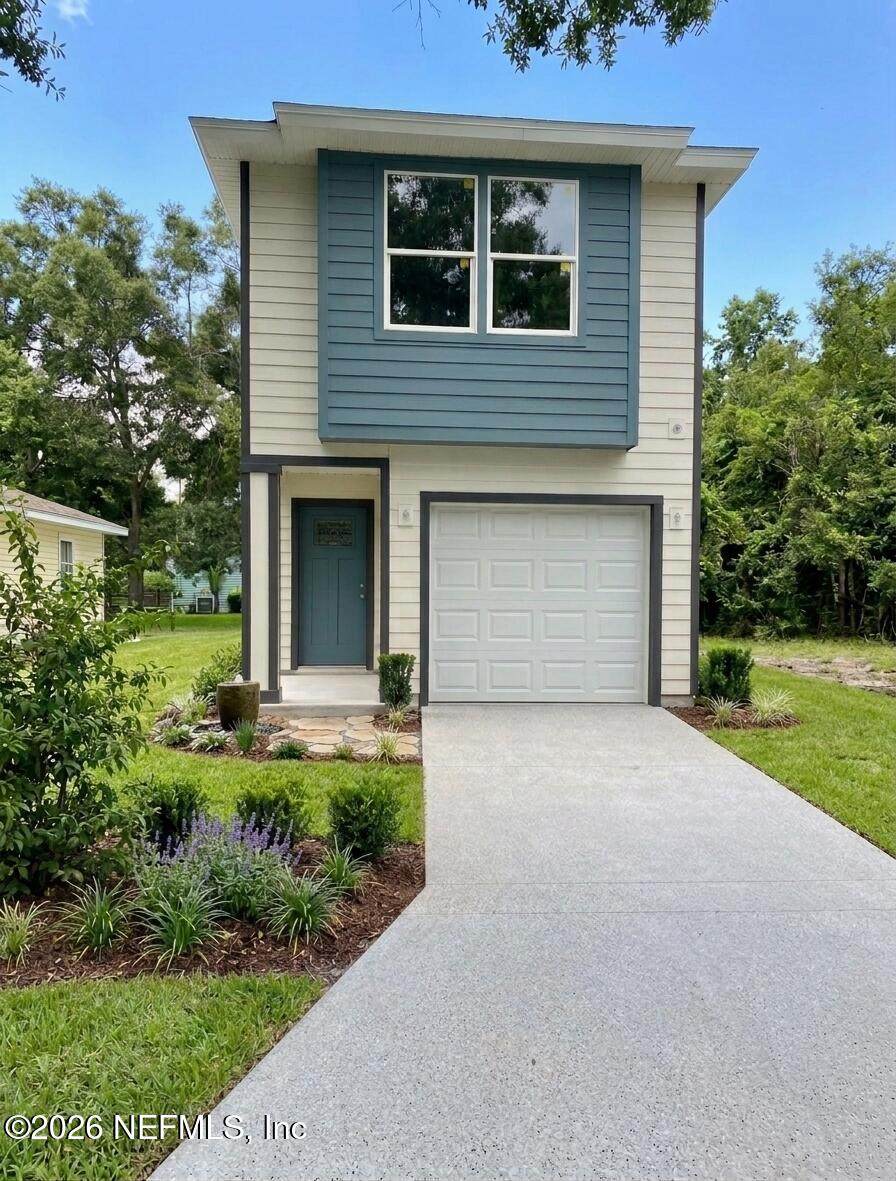 1406 Evergreen Avenue - Photo 1