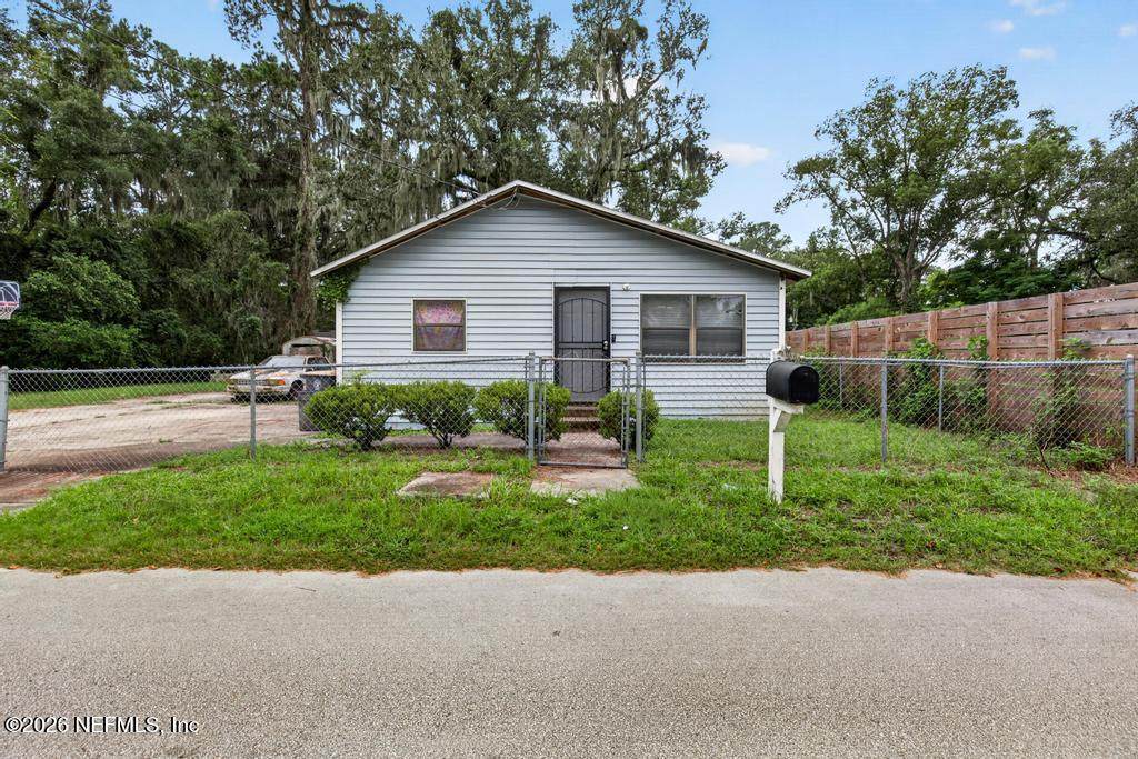 2054 Thomas Court - Photo 1