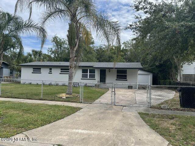 5327 Saginaw Avenue - Photo 1