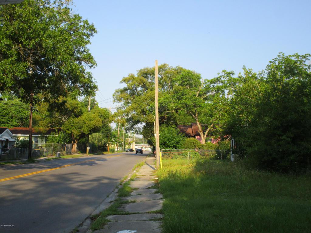 2335 Broadway Ave - Photo 1