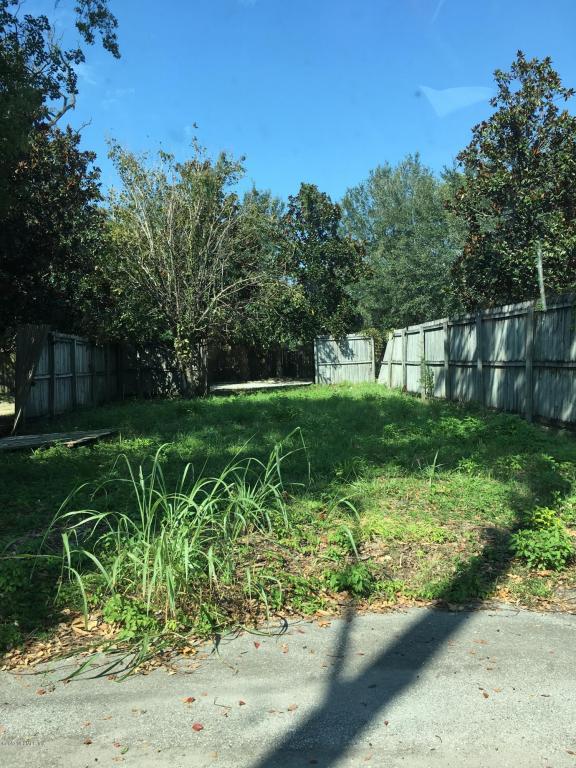 350 Claude St - Photo 1
