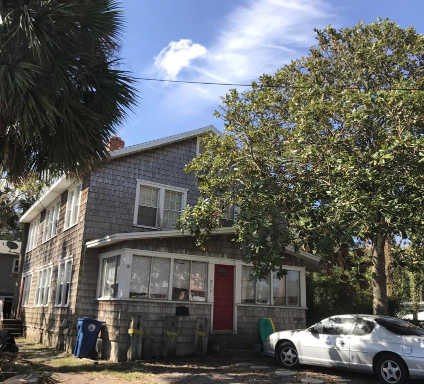 217 Davis St - Photo 1